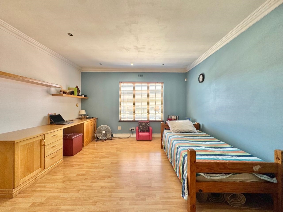 4 Bedroom Property for Sale in Zonnebloem Western Cape